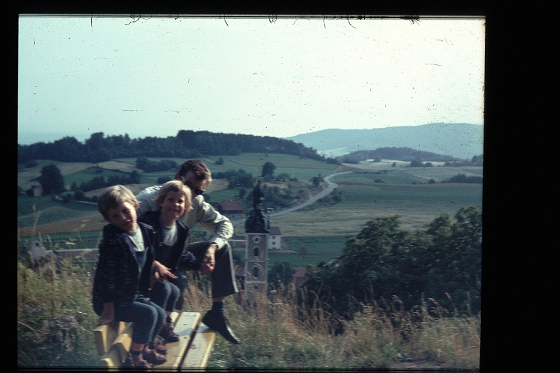 26.Brennberg jul 1968 Walter,Brigitte,Marion.JPG